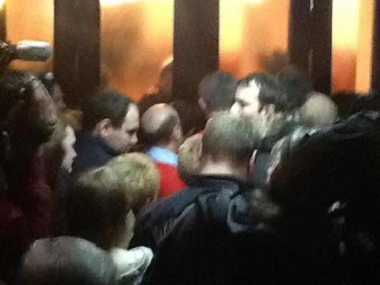 Спецназ силой разблокирует Киевсовет