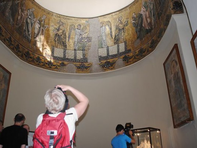 В Софии Киевской представили отреставрированные мозаики Михайловского Златоверхого собора