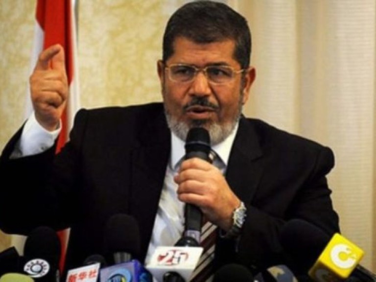 Экс-президента Египта будут судить за массовые убийства и шпионаж