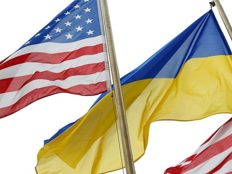 У Януковича обещают спасти Украину от санкций США за плохую борьбу с «пиратством»
