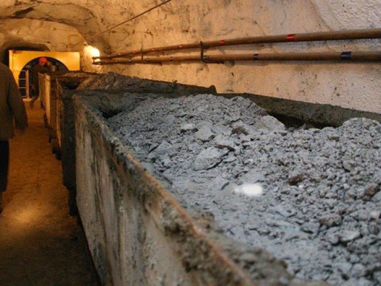 На Донбассе из-за обвала в шахте погиб горняк
