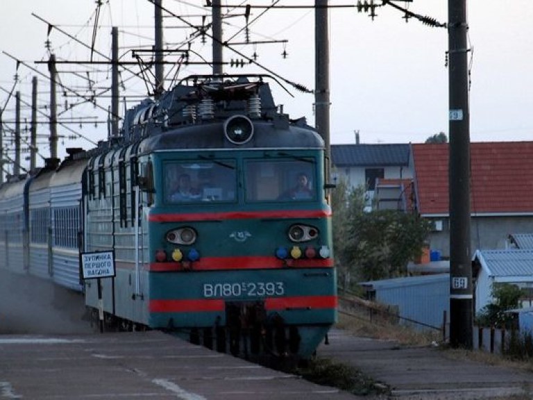 Подорожание билетов на поезда только разозлит население, но проблем «Укрзализныци» не решит – эксперт