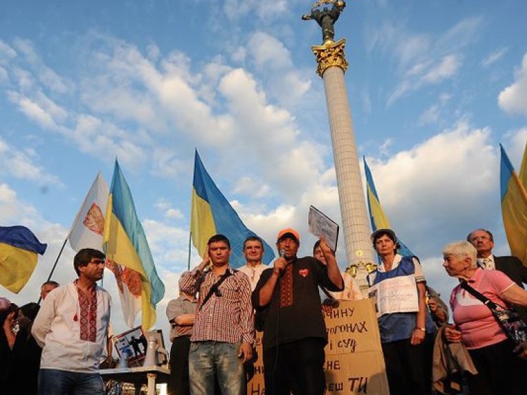 Участники «Врадиевской ходы» пообещали спать на граните, но с Майдана не уходить