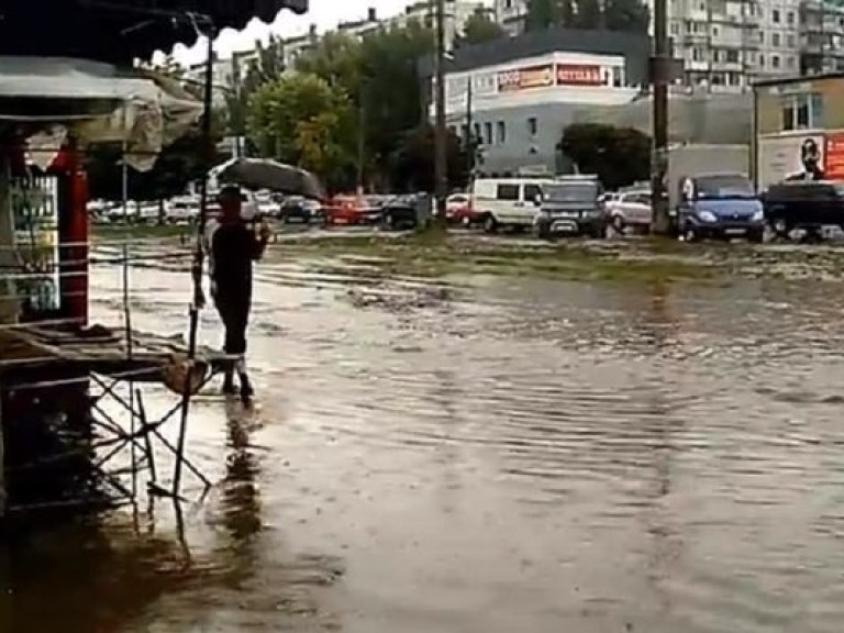 Харьков снова затопило после ливня (ВИДЕО)