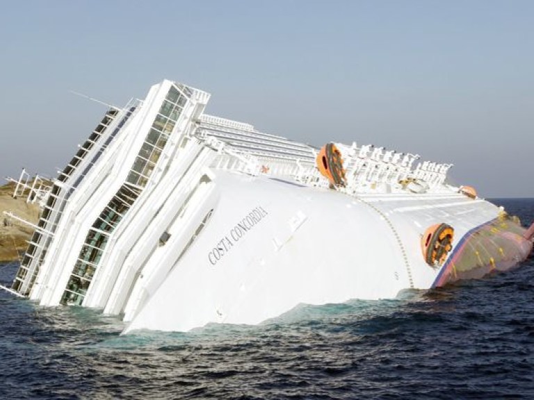 По делу о затонувшем лайнере «Коста Конкордия» вынесены первые судебные приговоры