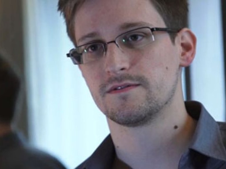Россия позволила Сноудену покинуть аэропорт Шереметьево