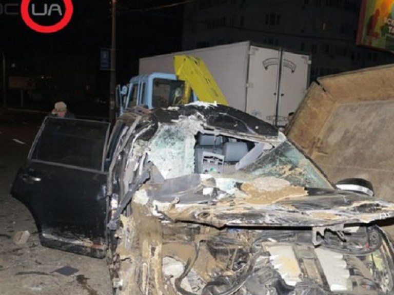 В столице внедорожник врезался в трактор «Киевпасстранса» (ФОТО)