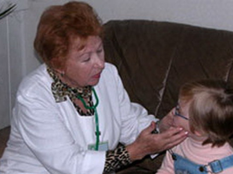 Черновицкие медики спасли маленькую девочку, которая проглотила батарейку