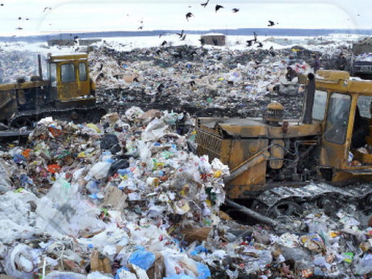 Свалки мусора занимают 7% территории Украины – эксперт