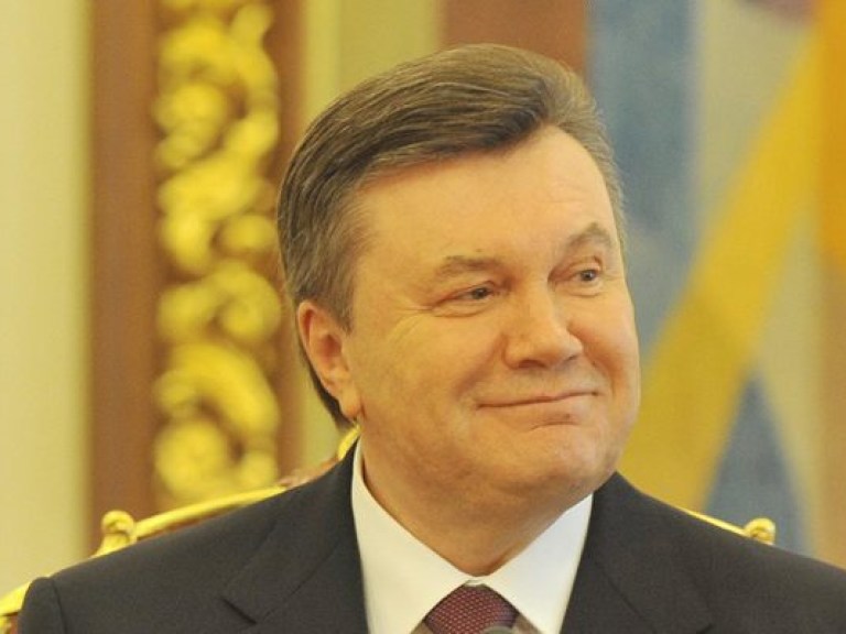 Янукович «перетрусил» налоговые и таможенные службы