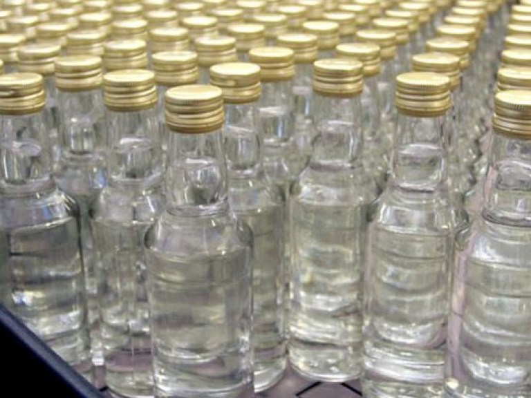 В Полтавской области «накрыли» цех по изготовлению «паленой» водки