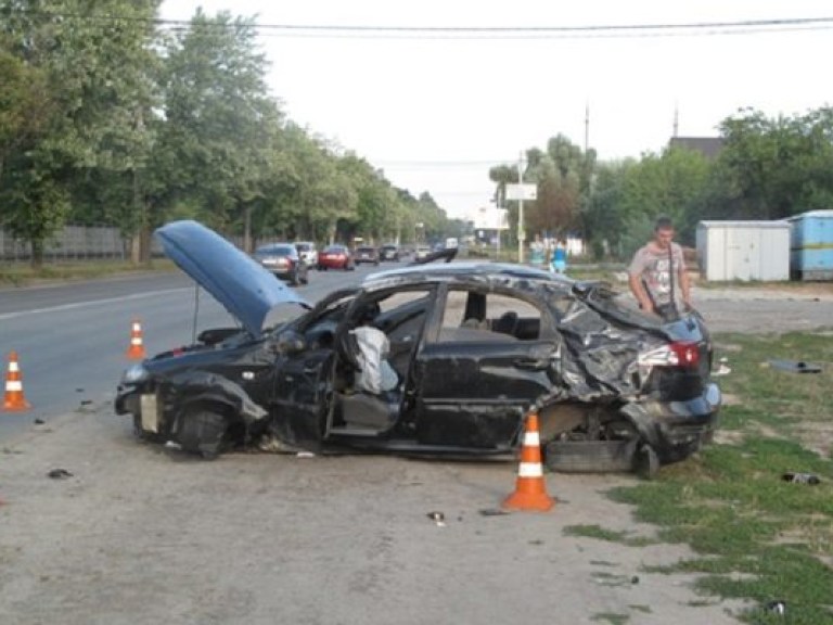 В Киеве Chevrolet устроил автомобильную мясорубку &#8212; пассажирка вылетела из окна (ФОТО)