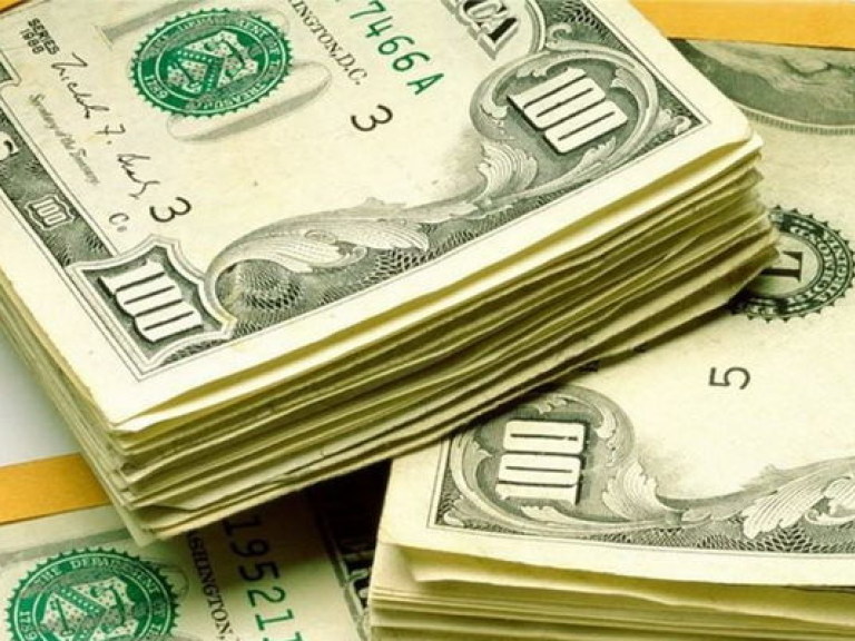 Держать доллары на банковских вкладах станет невыгодно — банкиры
