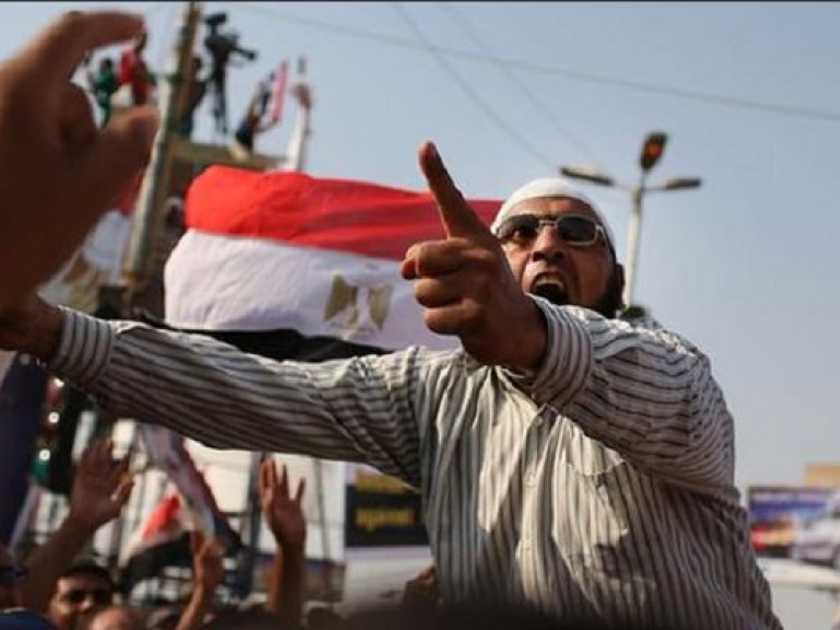 На всей территории Египта введено чрезвычайное положение