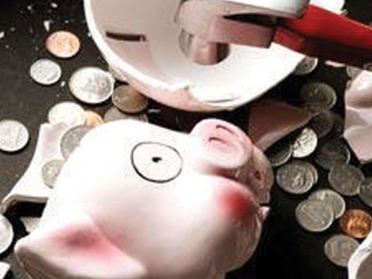 Половина работающих украинцев – нищие