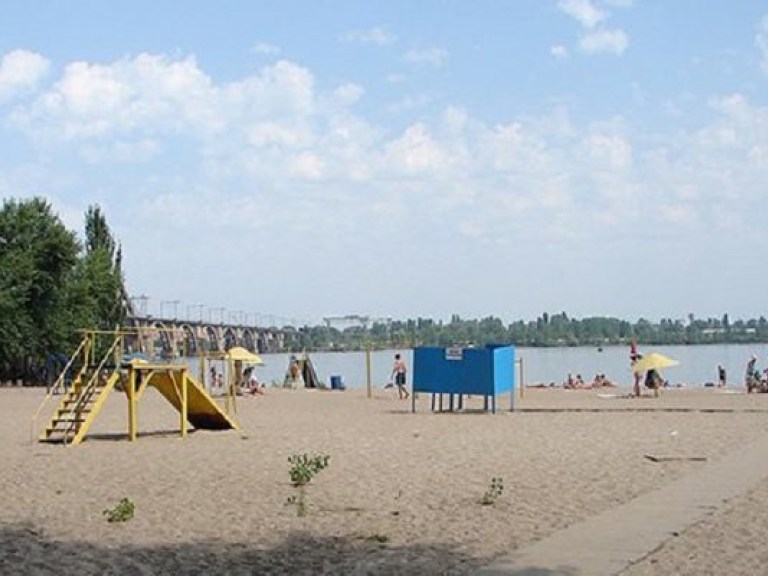На пляже в Винницкой области водитель сбил насмерть ребенка на глазах у родителей