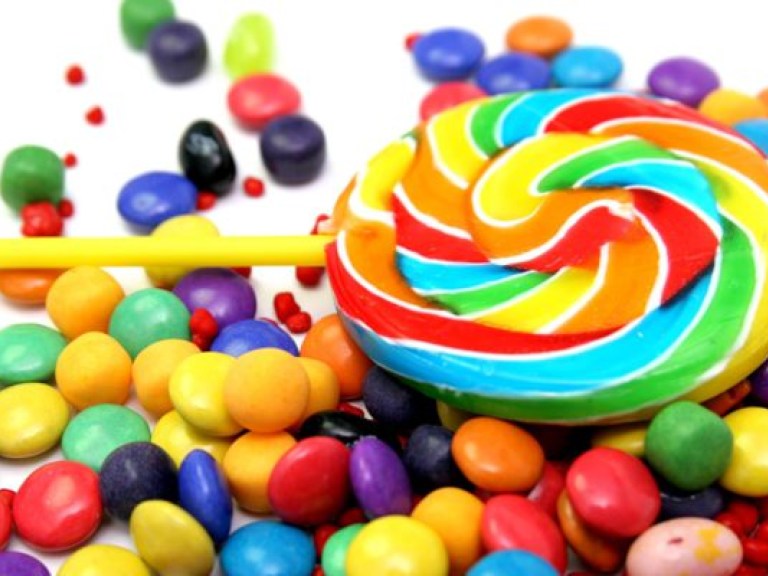 Российскую сборную забросали украинскими конфетами (ВИДЕО)