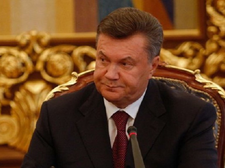 Янукович высказался против силового варианта в Сирии