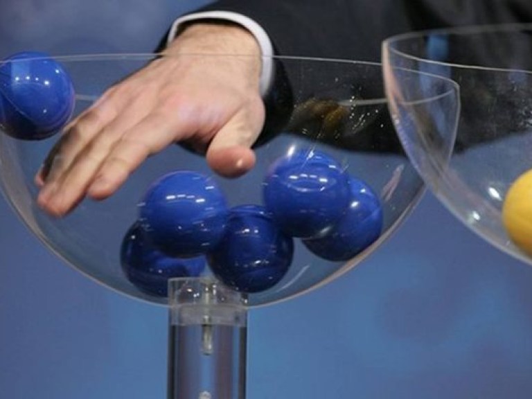 «Днепр» в групповом этапе Лиги Европы сразится с «Фиорентиной», «Пасуш Ферейрой» и «Пандурием»