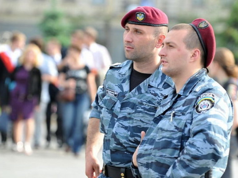 В Умань отправили дополнительные отряды милиции