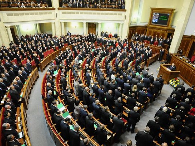 Депутаты начали работать: в парламент приехал Янукович