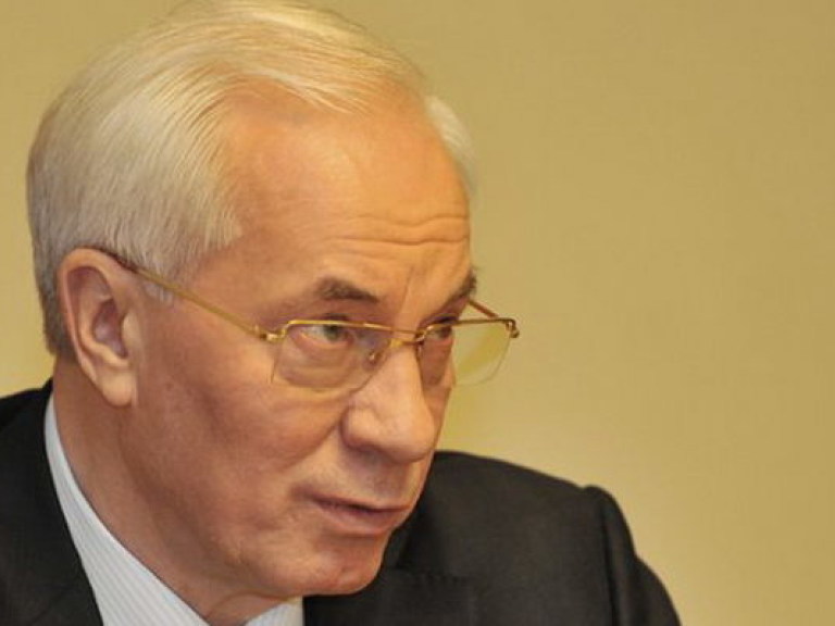 Азаров попросил парламент не откладывать евроинтеграционные законы