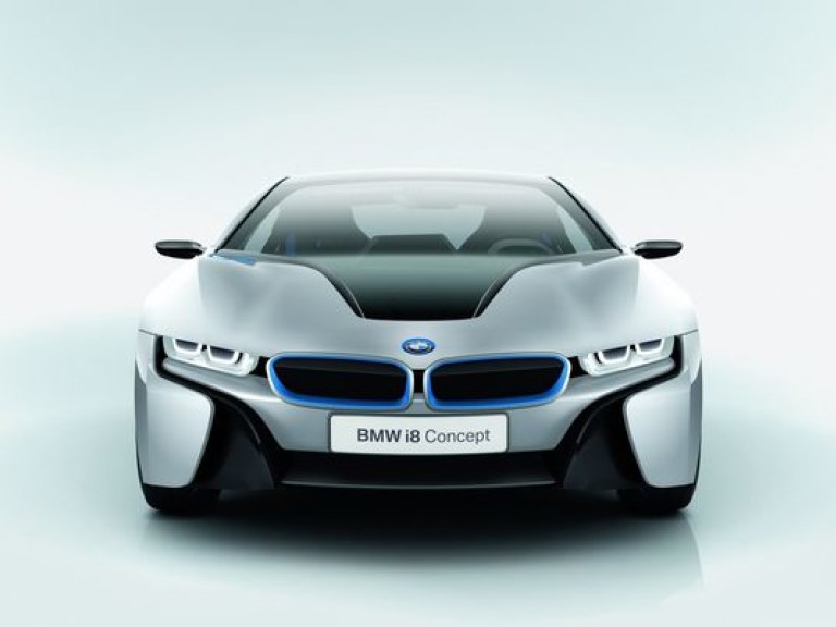 BMW похвастался новым &#171;зеленым&#187; суперкаром i8 (ВИДЕО)