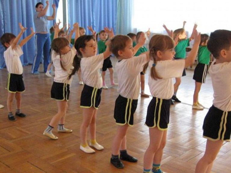 В Киеве на 214 учеников приходится по одному учителю физкультуры — Попов