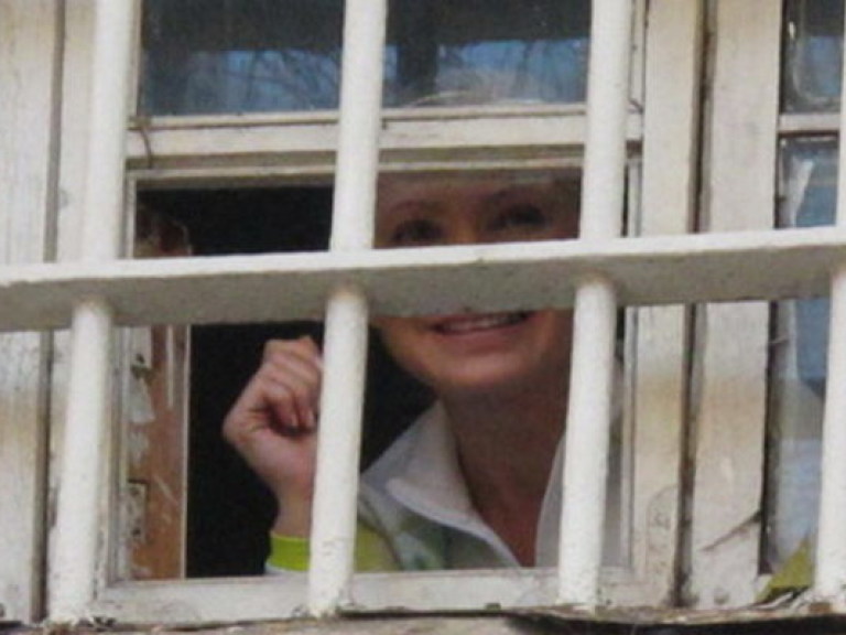 Тюремщики клянутся, что по отношению к Тимошенко действуют по закону