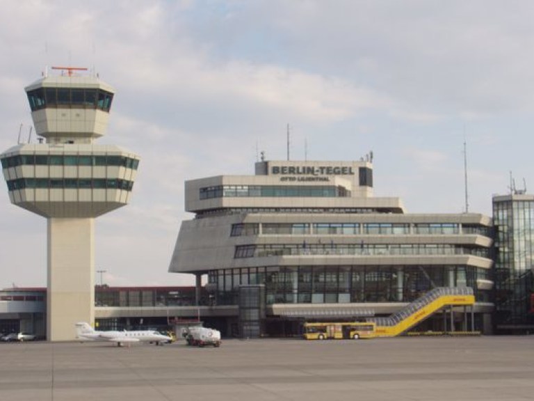 В самом крупном аэропорту Берлина произошла утечка ядовитого вещества, есть пострадавшие
