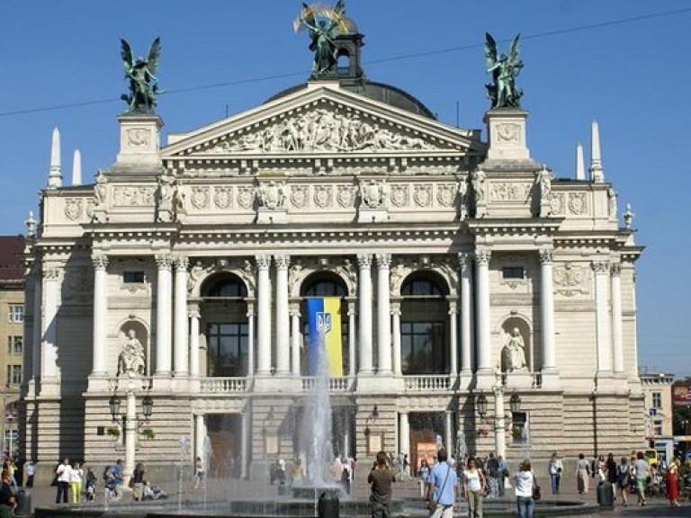 Во Львове с аншлагом проходят гастроли оперы, организованные компанией Ахметова