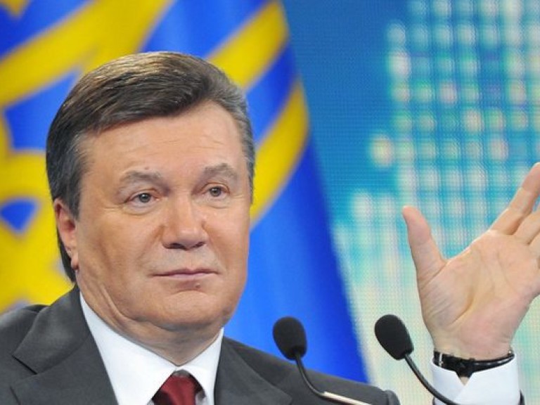 Янукович предложил Сирии помочь уничтожить химическое оружие