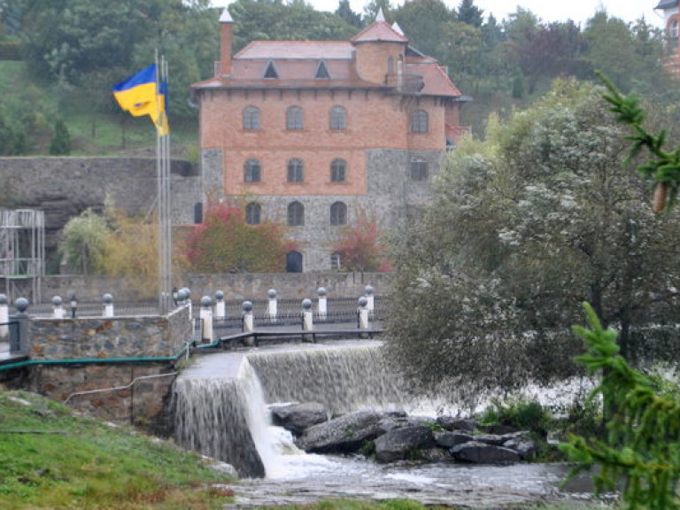 Красоты ландшафтного парка в селе Буки (ФОТО)