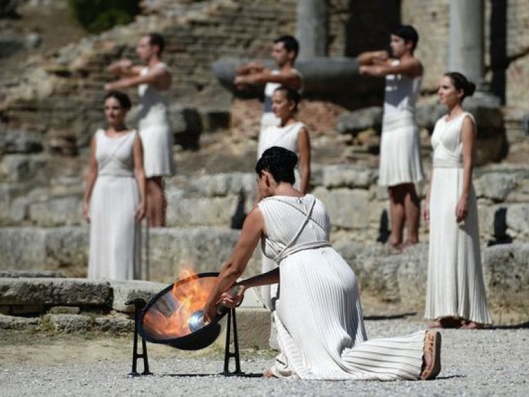 В Греции зажгли огонь XXII зимних Олимпийских игр-2014