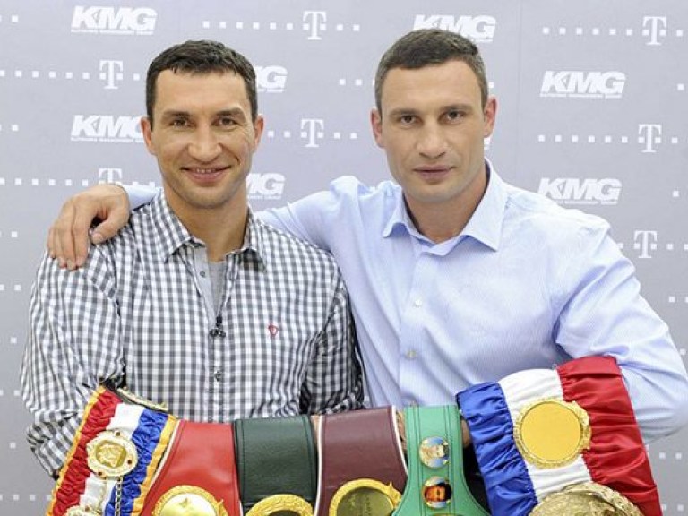 Виталий Кличко под аплодисменты привел брата-победителя в Раду (ФОТО)