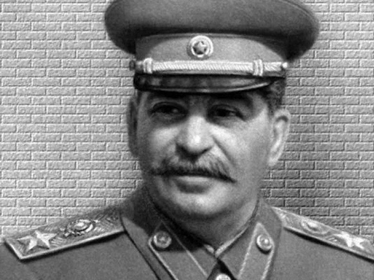 Историк рассказал, как украинские политики используют культ Сталина