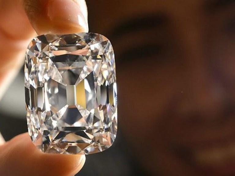 В $30,5 млн оценили бриллиант в 118 каратов (ВИДЕО)
