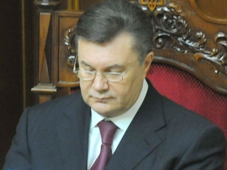 Янукович, как гарант Конституции, должен был первым назначить выборы в Киеве &#8212; депутат
