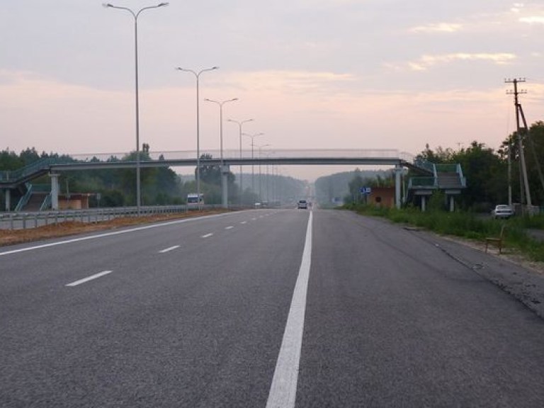 В «Укравтодоре» признали: в стране не хватает больше тысячи надземных пешеходных переходов