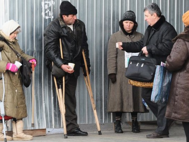 Политики надломили психику украинцев – эксперт