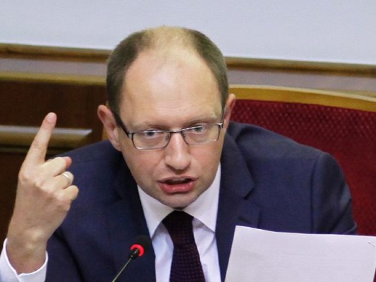 Яценюк экстренно отозвал законопроект о лечении заключенных за рубежом