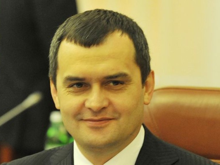 Оппозиционеры вызывают в парламент министра Захарченко