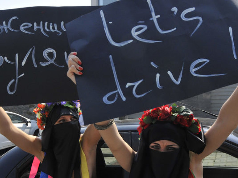 Женщины Саудовской Аравии хотят водить авто (ВИДЕО)