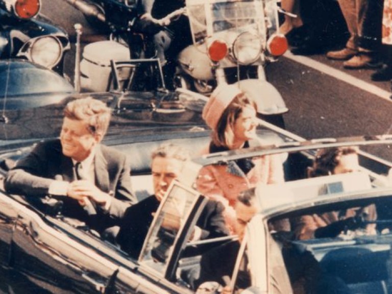 Историк уверяет, что мозг Джона Кеннеди украл его младший брат Роберт (ВИДЕО)