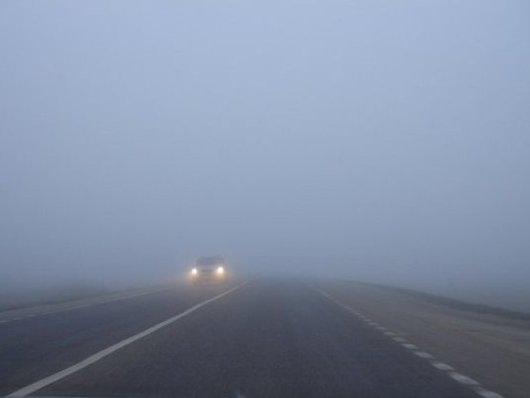 Завтра Украину окутает туман и похолодает