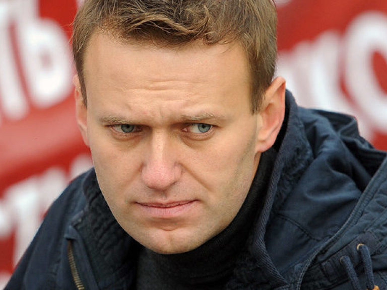 Навальный не хочет принимать участие в нацистском марше, но поддерживает