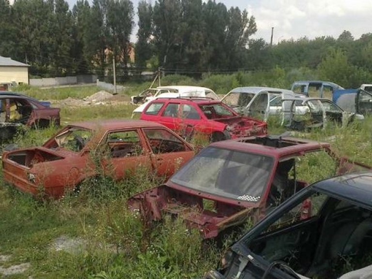 Чиновники придумали, как заставить украинцев сдать автомобили на утилизацию