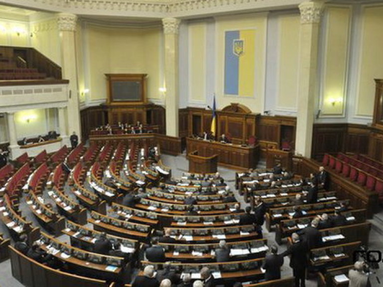 За пенсионный законопроект Литвина проголосовало всего 10 депутатов от ПР
