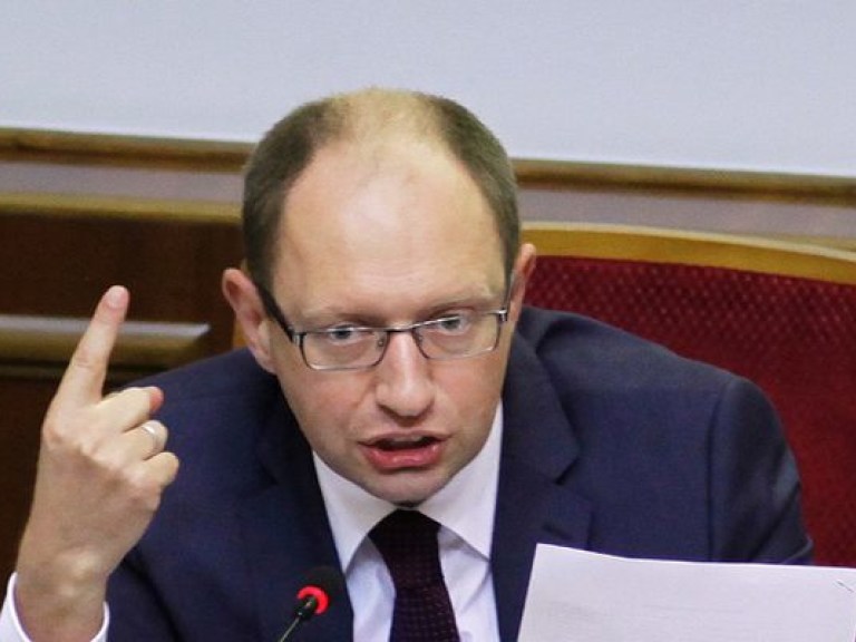 Яценюк пообещал не изгонять из фракции 7 депутатов, проголосовавших синхронно с регионалами