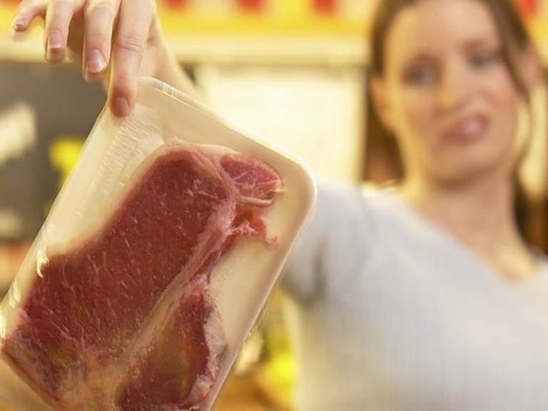 Супермаркеты продают мясо «под хлоркой»